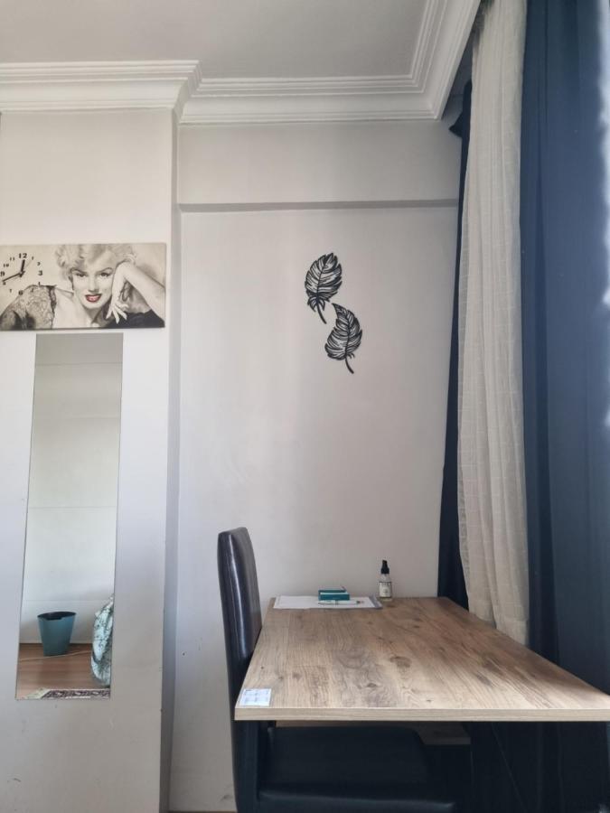 Single Room, Одноместная Комната В Доме, Chambre D'Une Personne, Habitacion Individual Istanbul Bagian luar foto